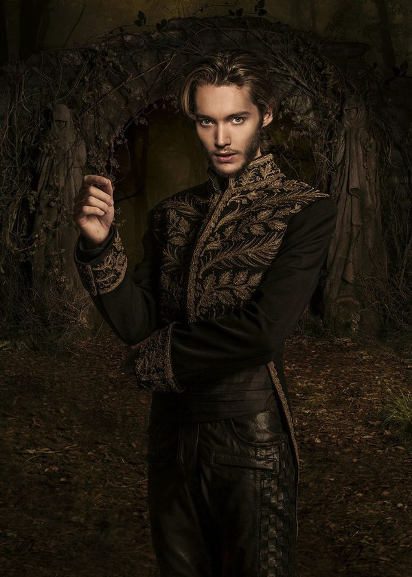 Toby Regbo talks about the cast of Reign, Francis and Harry Potter.